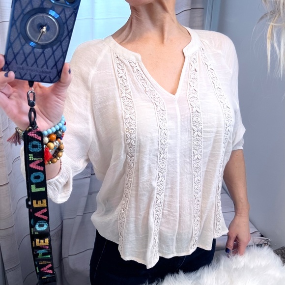 🔥2/$12 ABOUT A GIRL•| Cream Peasant Top Size Small - Picture 2 of 11